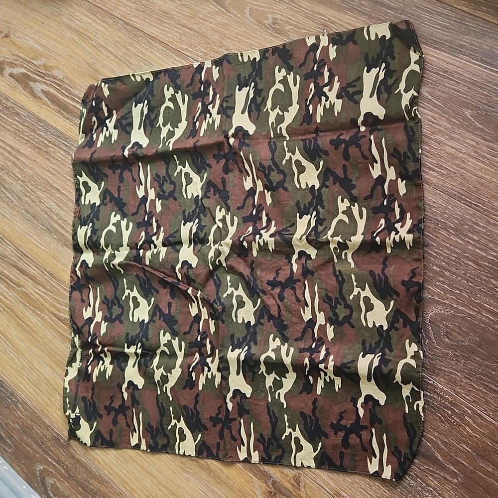 NWOT 100% Cotton Bandana Green Brown Black Tan